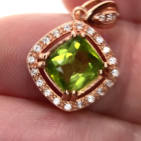 Peridot 1.50ct Rose Gold Solid Silver Pendant - Picture 1 of 7